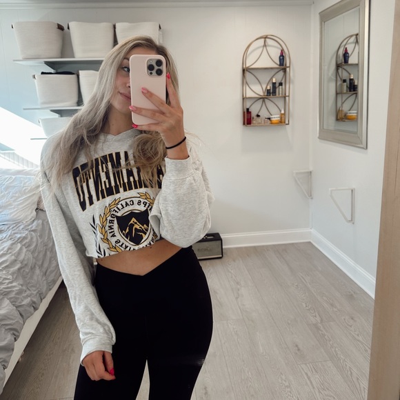 H&M Tops - H&M cropped sweatshirt S